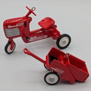 Hallmark Keepsake 1955 Murray Tractor and Trailer, 1998, 5th in the Series, NEW